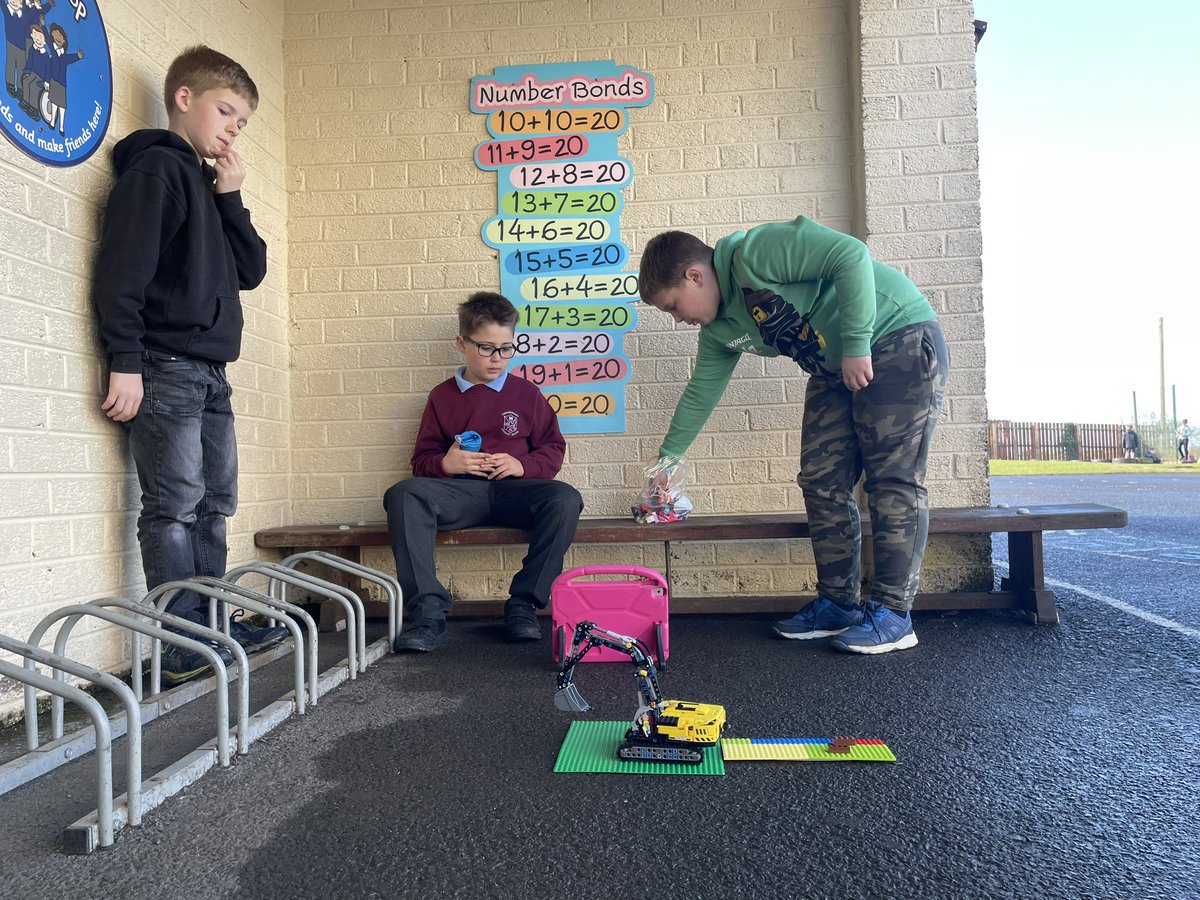 CPSBALLYMONEY's tweet image. Year 6/7 creating animations today as part of our outdoor learning scheme. Pupils used imotion to create their movies.