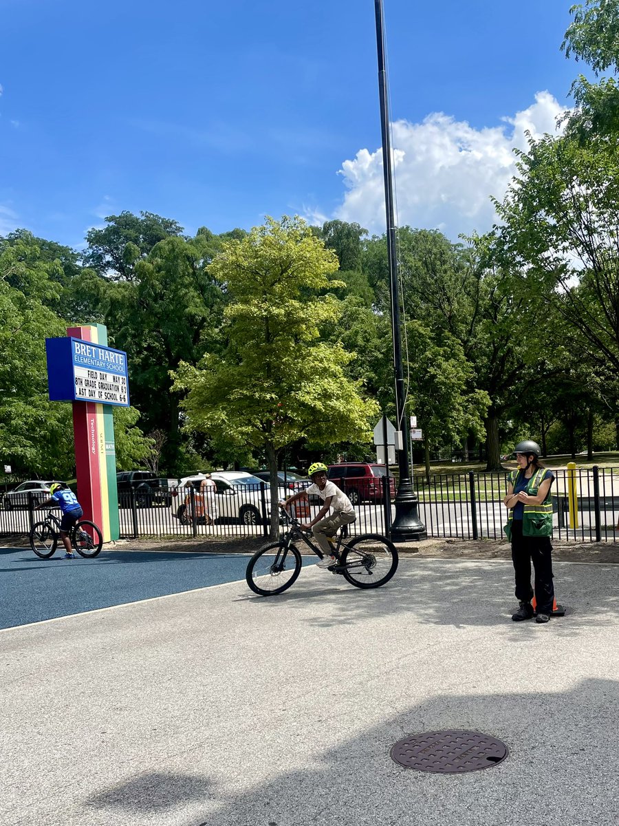 ChicagoSafe's tweet image. We had an amazing time leading a cycling program at Bret Harte Elementary! Over 4 weeks, we taught beginners to ride and helped experienced riders sharpen their skills.
Big thanks to @OutrideBike for their support through the Riding for Focus program, providing bikes and helmets!