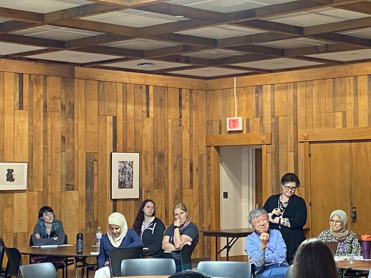 PSLLT's tweet photo. Dr. Edna Lima and Dr. Lara Wallace have been leading a fantastic workshop on how to use ChatGPT to elevate pronunciation pedagogy.  #PSLLT2024 https://t.co/8NYcmmkEgn
