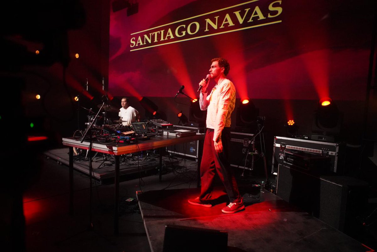 ¡Llegó a #BOmm2024 <a href="/Sanz22071/">Santiago Navas</a>!
Fuimos testigos de sus diferentes facetas en la experimentación sonora enfocada en los sonidos locales latinoamericanos y un talento excepcional que hace vibrar a todos.