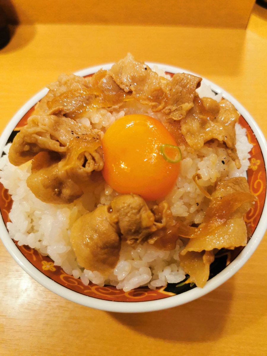 0211penta's tweet photo. ■肉玉中華そば 連獅子

「秋葉原で一番ライスが進むラーメン屋」と言われるだけあり、お肉たっぷりでスープも濃厚なのでライスとよく合いました。

こんな美味しいラーメン屋さんが9/18に閉店してしまうのは悲しいです😭

旨辛中華そばとか他にも気になるメニューがあったから、もう1回は行きたい😣 https://t.co/hGKSHnMnMs