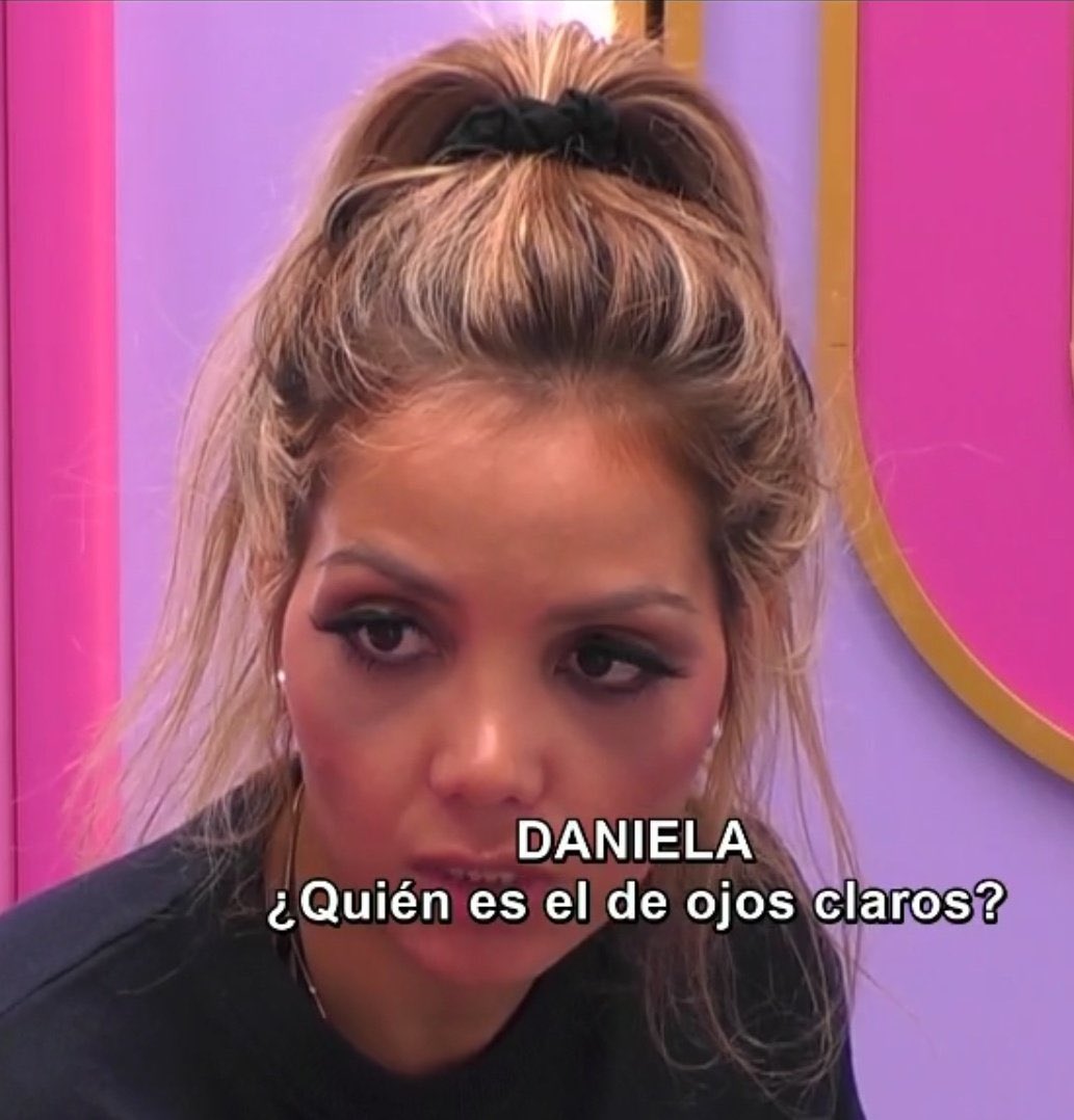 C0C0menta's tweet photo. Edi en nominaciones: nomino a Daniela porque me parece insufrible

Daniela cuando le hablan de Edi:

#GHGala2 #GH12S https://t.co/mzFxRnY9WH