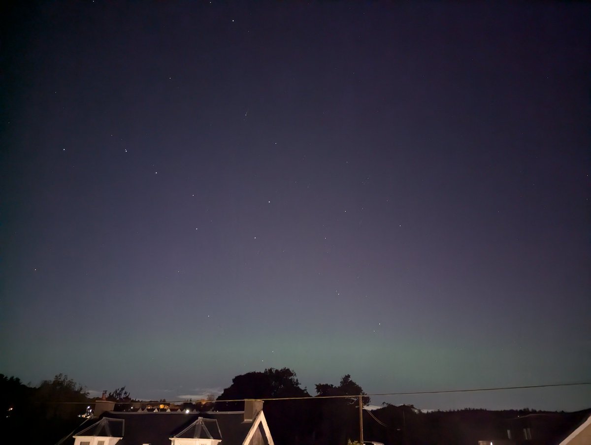 Noweia's tweet photo. @aurorawatchuk Current sky in central Scotland. https://t.co/iCbJMsqk9g