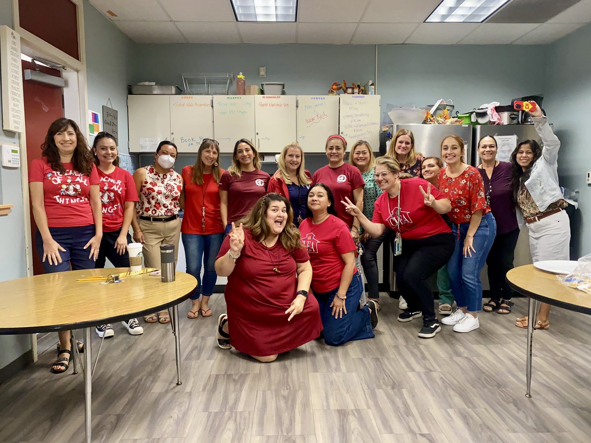 MaestraMayorga's tweet photo. @BostoniaGlobal wearing red! ❤️❤️ @cvea1 @CajonValleyUSD @langacadpta @Maestra_VRocha @MtraRamosR @Danya_BGlobal https://t.co/bii531DfpN