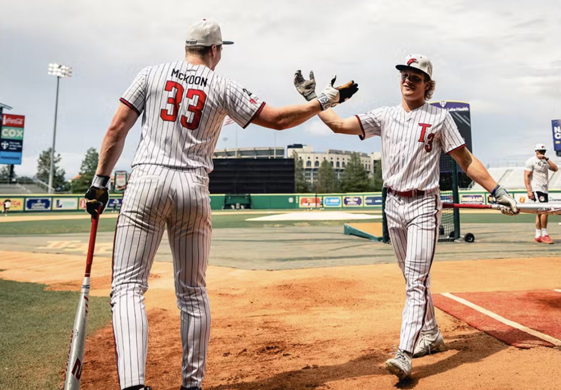HR Derby vibes with <a href="/OMcKoon3/">Owen McKoon</a> and <a href="/JoshMommers/">Josh Mommers</a> down @ LSU 

<a href="/MarucciSports/">Marucci</a>