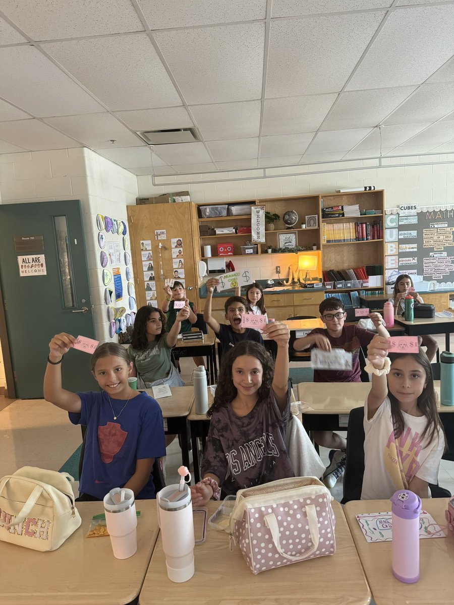 machado_ms's tweet image. We are working so hard to earn Machado Cash! 🫶🏻💰Ask us what the first thing we will buy is!