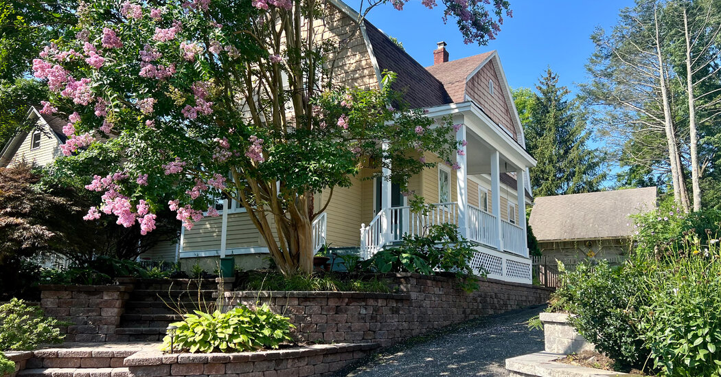 Camtheagent's tweet photo. Homes for Sale in Connecticut and New York https://t.co/MusOr9iyXp https://t.co/rwyrChH8uB