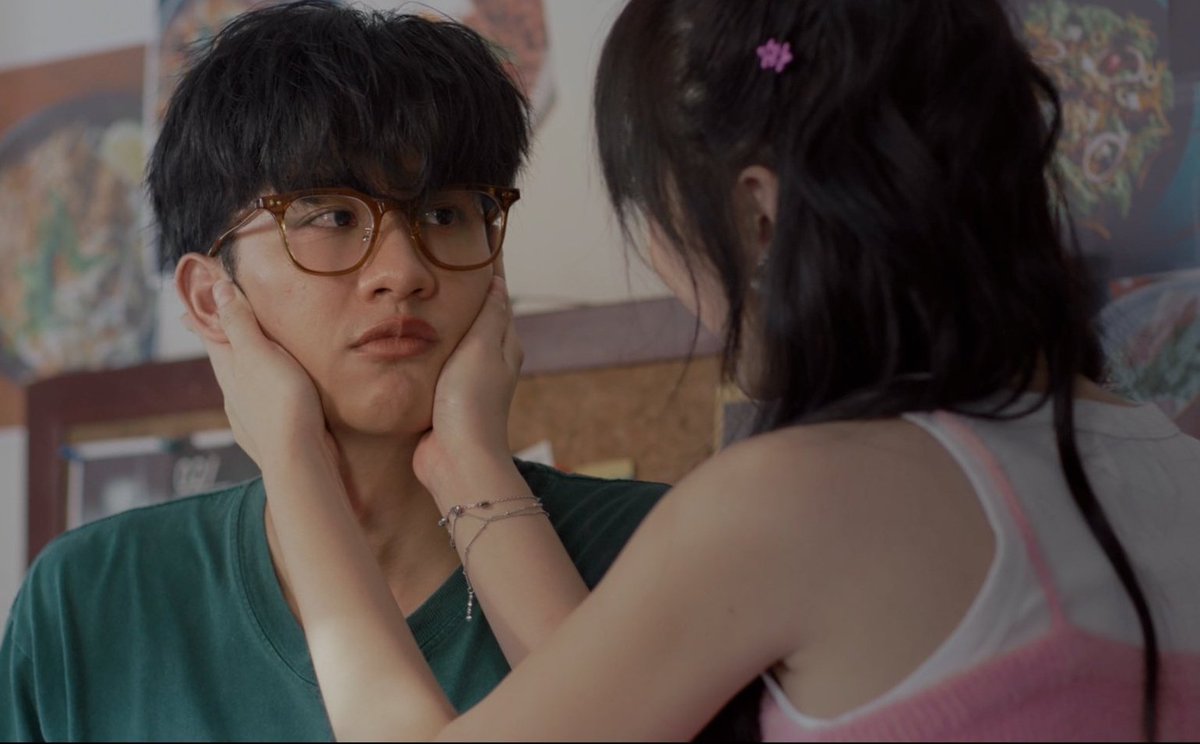 irmapoom's tweet image. she's his biggest supporter in every universe 😭😭