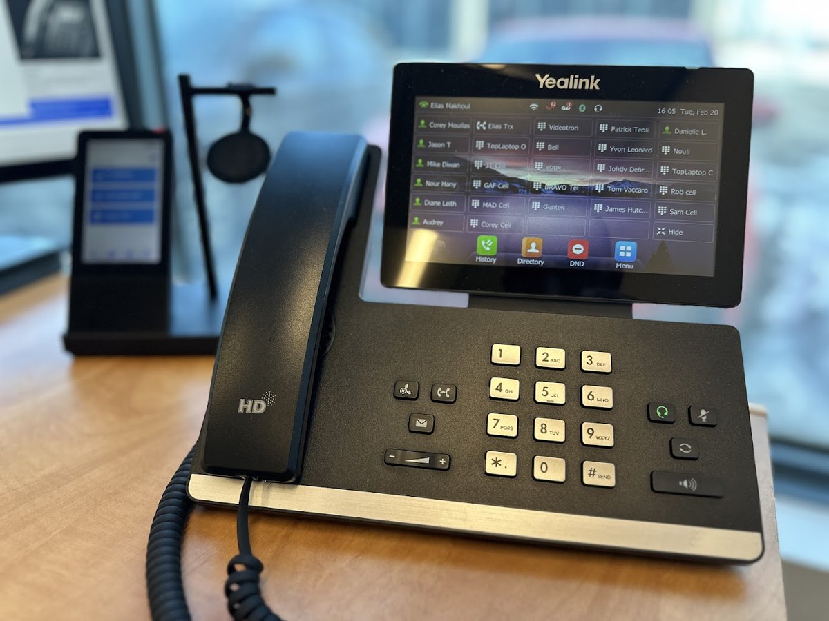 EMAK_Telecom's tweet photo. The heartbeat of your business is communication. ☎️
And with EMAK’s VoIP solutions, this isn’t just a phone… it’s how you control the future of your business. No more dropped calls, no more clunky systems, just an effortless interface that keeps your team connected. https://t.co/Lbxntiqhww