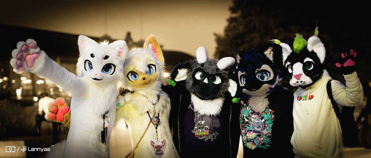 meow fluff gang

#eurofurence #kemono #fursuit
⚪️🐱@lennyaafluff
🟡🐱@kinakomybeloved
⚫️⚪️🟢 icericus / marvoon 
⚫️🐯@tenzothetiger
⚫️⚪️🐱<a href="/SparkLynx/">Sarthak Jain</a>