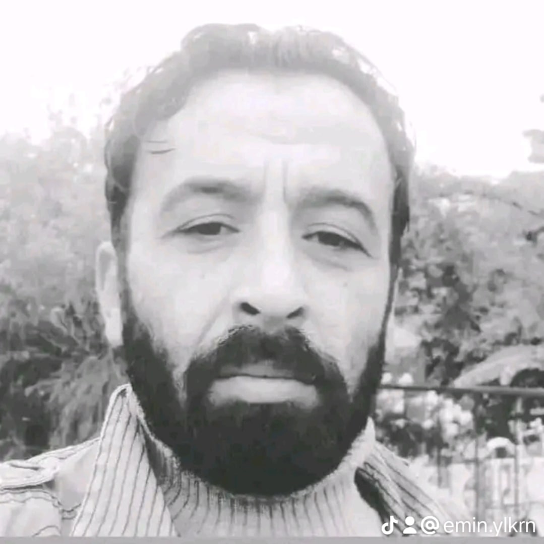 MUGLALI487's tweet photo. Benim le tanismak istiyen bayanlar ozelden msj atin  sizi bekliyorum bu arada BEKARIM 🌹🌹🌹 https://t.co/NPewzqOYm1