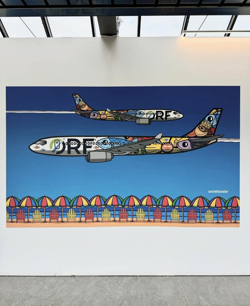 onietonie_'s tweet photo. Our new mural project with @NorfolkAirport is up! Three new temporary murals are up promoting their new big construction renovation project. Find them on the pedestrian walkway bridge where the new people movers are being installed. Thank you Norfolk Airport! #onietonie #takeorf https://t.co/yjGsfDuq0R