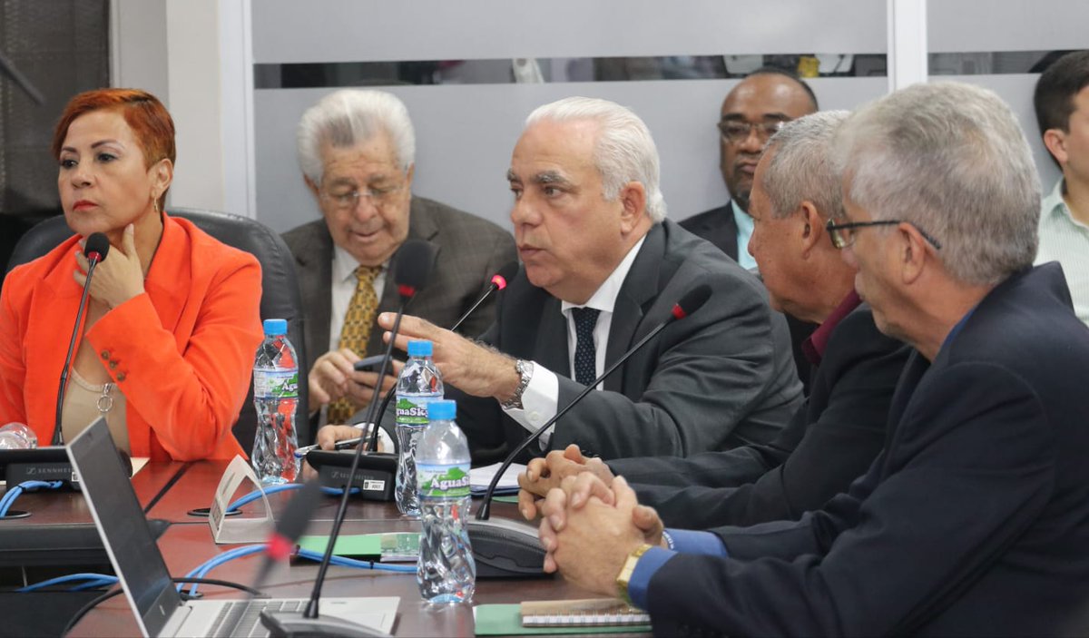 Rolinarest's tweet image. Prometimos los pagos y con gran satisfacción les anuncio que la @asambleapa aprobó traslado de partida de 4.2 millones de balboas, para comenzar a saldar la deuda con productores de arroz. Les comparto toda la información ▶️
mida.gob.pa/2024/09/12/gob…