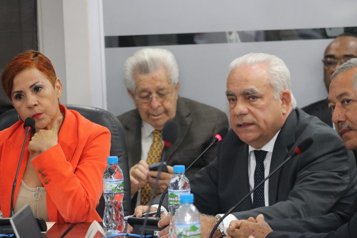 Rolinarest's tweet image. Prometimos los pagos y con gran satisfacción les anuncio que la @asambleapa aprobó traslado de partida de 4.2 millones de balboas, para comenzar a saldar la deuda con productores de arroz. Les comparto toda la información ▶️
mida.gob.pa/2024/09/12/gob…