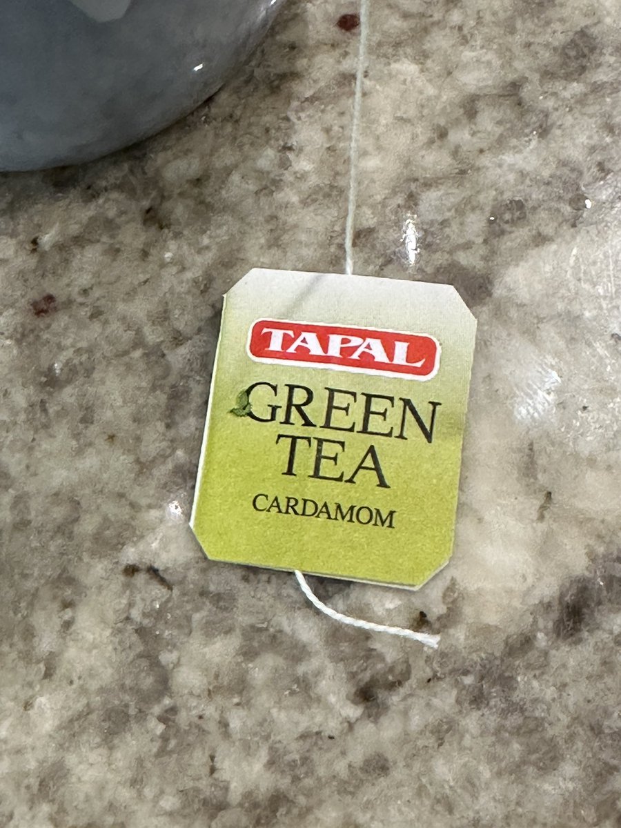 jamhoorimarshal's tweet photo. Even if I am physically away from #Pakistan, my #love for the #country and its #culture will always stay with me. #Tapal #Tapal_Green_Tea #GreenTea 
 #بس_ایک_اور_کپ https://t.co/xXe7dBTaRH