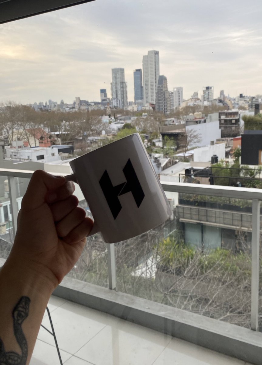 HolyHosting tweet media