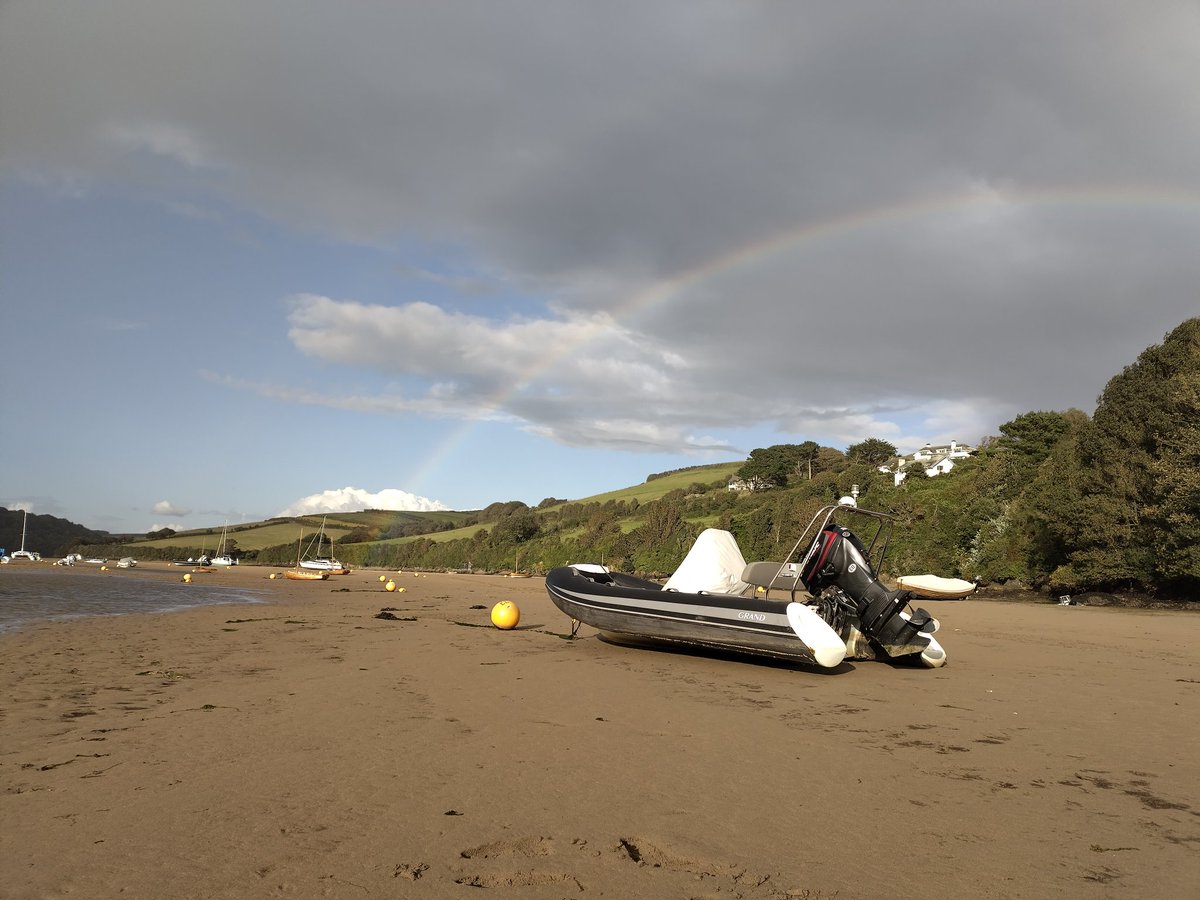 _RachelTurnbull's tweet photo. September #seabass expedition 1 day 4 was the busiest yet @PlymUni! 3 sites with bumper catches, plenty of mullet, sandeels, sand smelt and gobies, plus two more bass and some really funky weather 🌈#FHRU https://t.co/iUPPbx4eBt