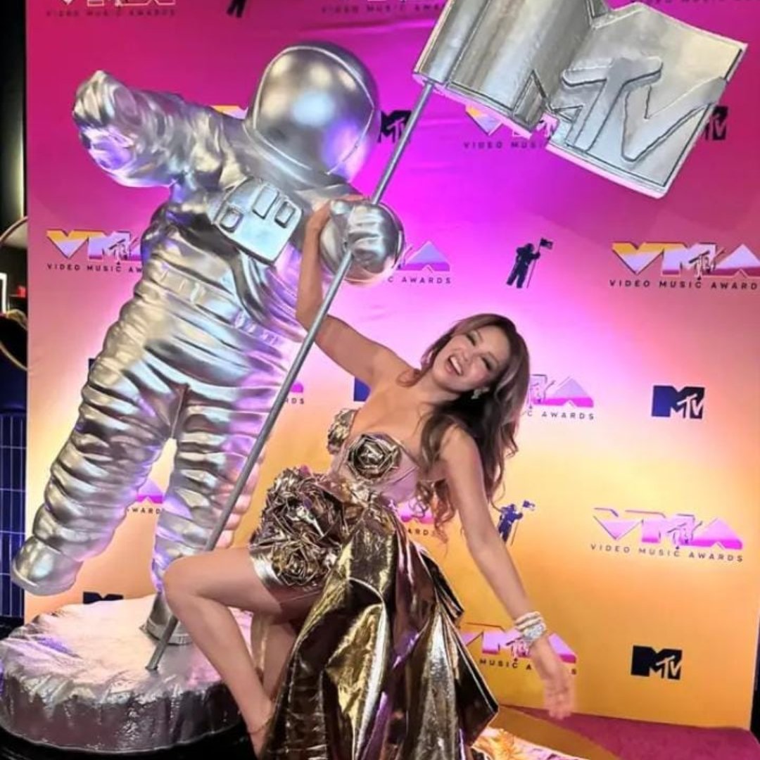 jimenez_fco015's tweet photo. #sedice #secomenta #serumora que ... @thalia exigió una serie de requisitos para participar como host en los @vmas en su edición 2024, solicitando una fuerte suma de dinero, así como el respaldo total para su música
#Thalia #vmas
#ThaliaEnLosVMAs
#entrelasestrellas💫 https://t.co/2z0HlzAGp9