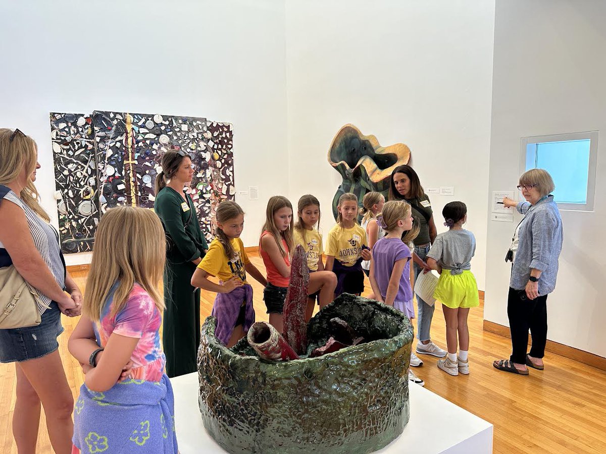 JohnstonCSD's tweet photo. Wallace fourth graders in Mrs. Renee Hewitt’s art class had an amazing field trip to the Pappajohn Sculpture Park and Des Moines Art Center! Students viewed, analyzed, and discussed the various artworks throughout these fabulous locations. Both are free to the public and a wonderful way to spend a day. Here are some highlights! 🎨🖌️🖼️ @JCSD_WAEart