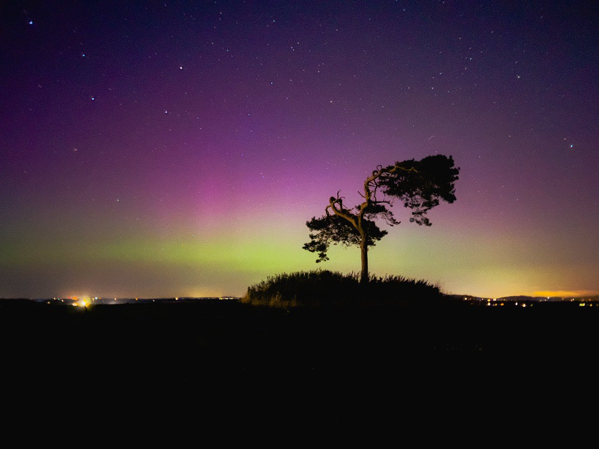 Taken outside of louth #aurora #northernlights #solarmaximum #SolarFlare