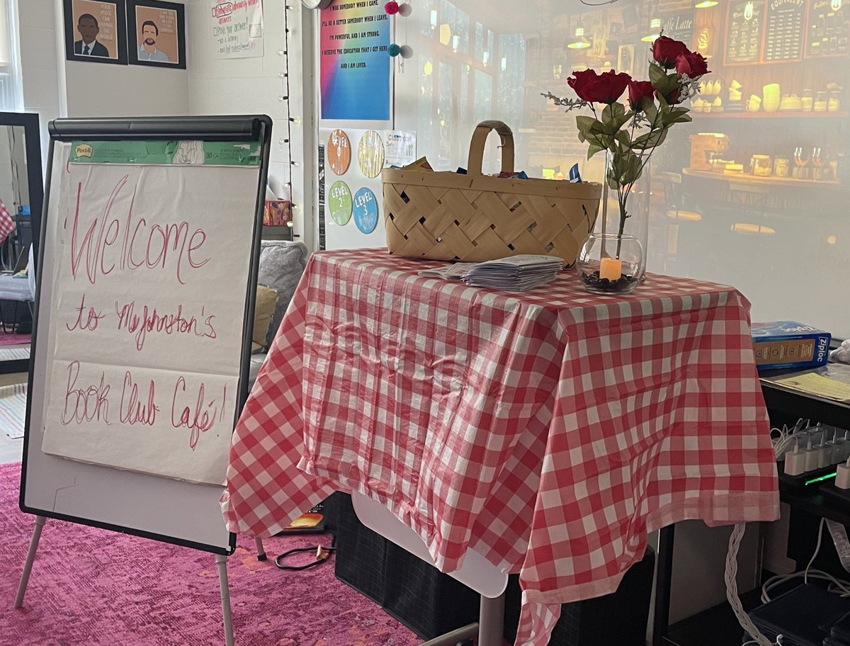 Book tasting day in 5th grade with Mrs. Johnston. #hppm #kickingitoldschool