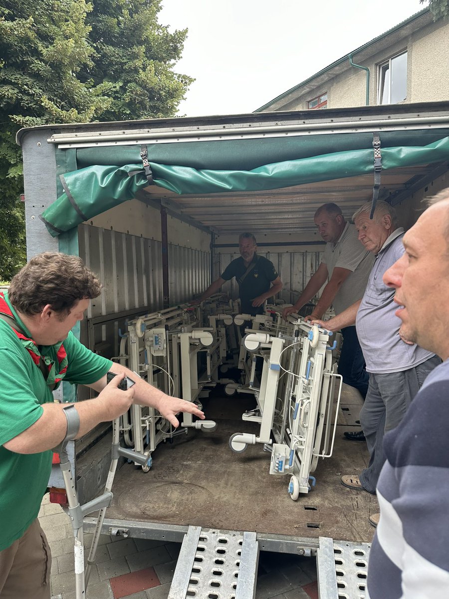 UA MP Igor Vasyliv today helped unload medical aid from <a href="/CUHealthSci/">School of Healthcare Sciences</a> in Cardiff, Wales in the UK.

He remarked on how the UK gov and its volunteers especially the Welsh have been the most reliable partners to Ukrainians during this Illegal full scale russian invasion of Ukraine