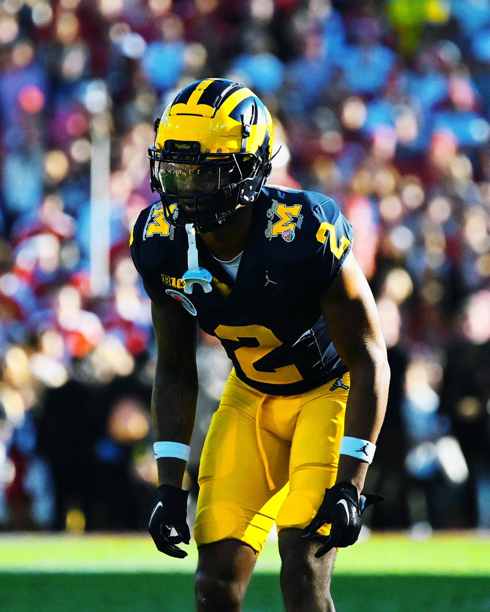 TWH_Chris's tweet image. Objectively speaking, this Michigan Rose Bowl uniform is the greatest uniform ever created at any level in any sport and will never be topped.

Ever.

📸

#GoBlue