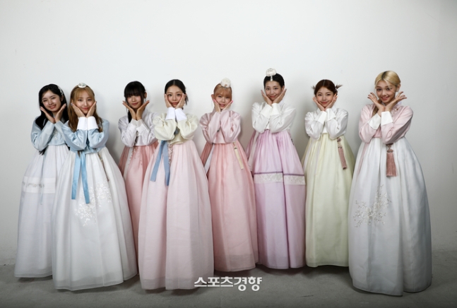 fnfent_official's tweet photo. [📰] 유니스 “첫 추석=첫 휴가, 가족과 보낼 시간 기대”[한복 인터뷰①]

🔗 https://t.co/F9FTnzSBf4

#UNIS #유니스
#UNI_Story https://t.co/rjHr3qdh4r