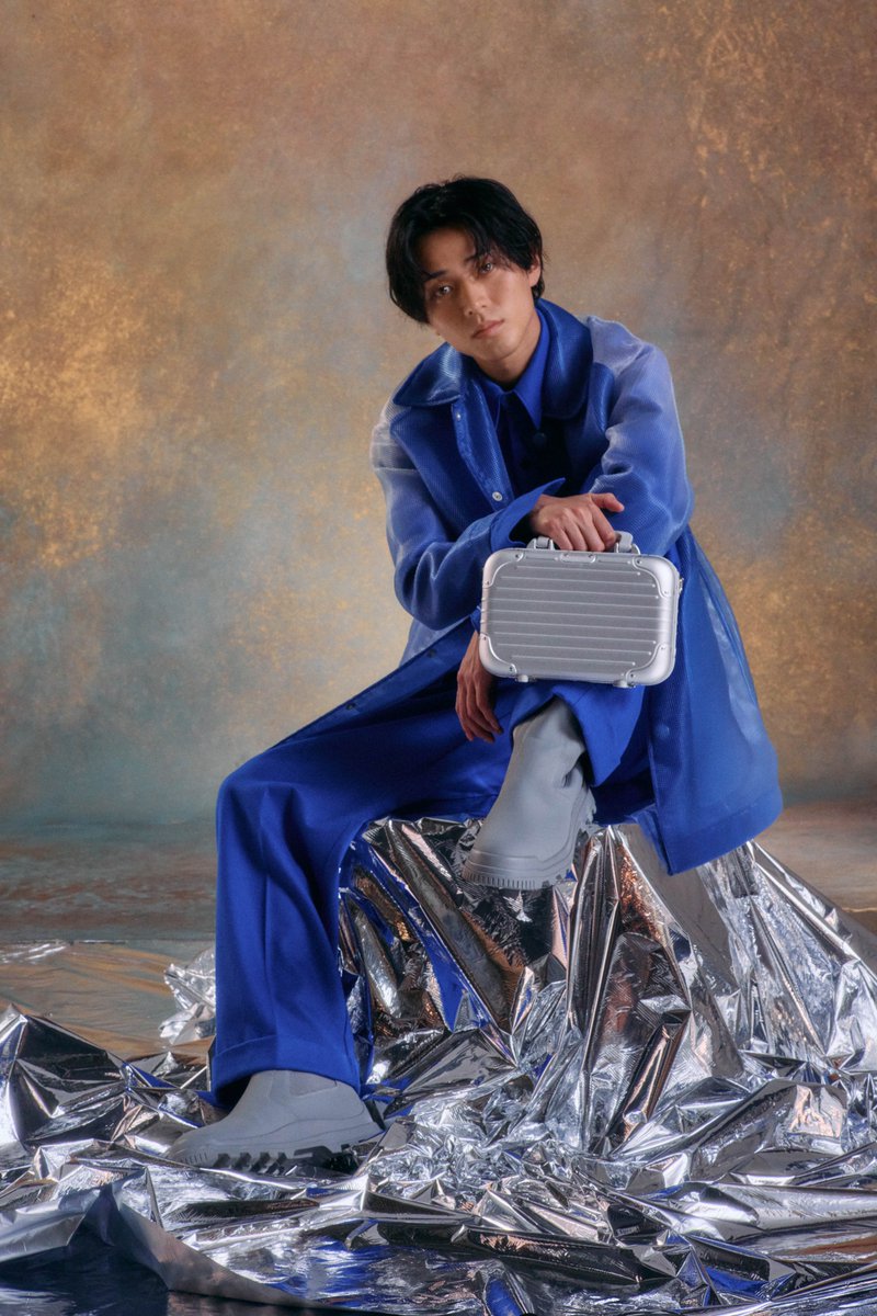fashionsnap's tweet photo. 【新着】King &amp; Prince #永瀬廉 が、「RIMOWA」のスタイリッシュな「Original Bag」と共に、自身のオンとオフについて語る。（PR）
https://t.co/FWTg0aEY93 https://t.co/g1kMq9xhPx