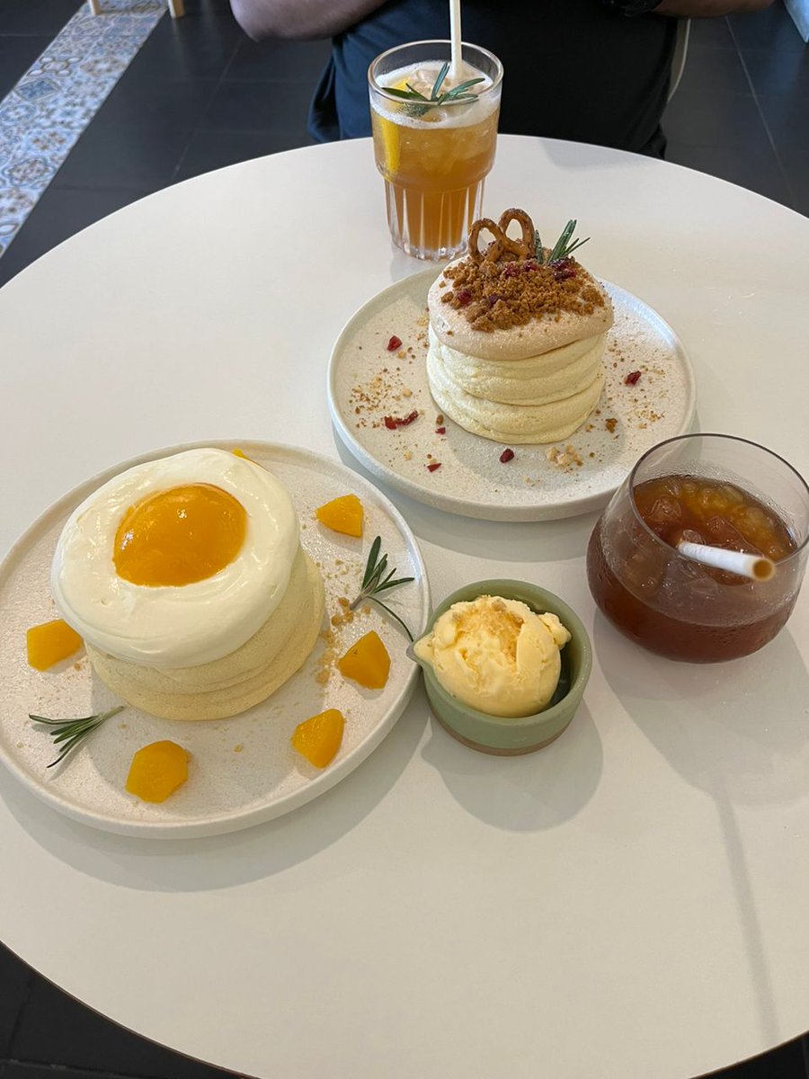 ItalianMoka's tweet photo. マラッカの美味しいパンケーキショップをご紹介させていただきます！店内はお洒落でお客様も垢抜けた若者ばかりでした。このパンケーキのためだけにまたマラッカへ行きたいと思うほど美味でした。 https://t.co/VkW0fJfzro
