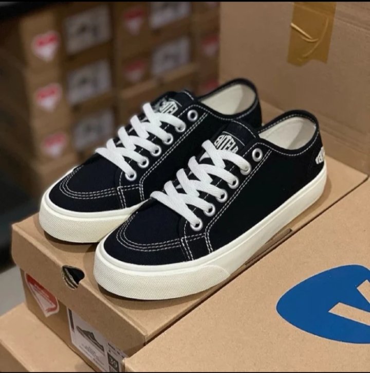 DanangKZeT's tweet photo. Sepatu ventela promo 
https://t.co/a7oUcVnDMZ

#fashion #oufit #indonesia #foryou https://t.co/fBvlpTeGt0