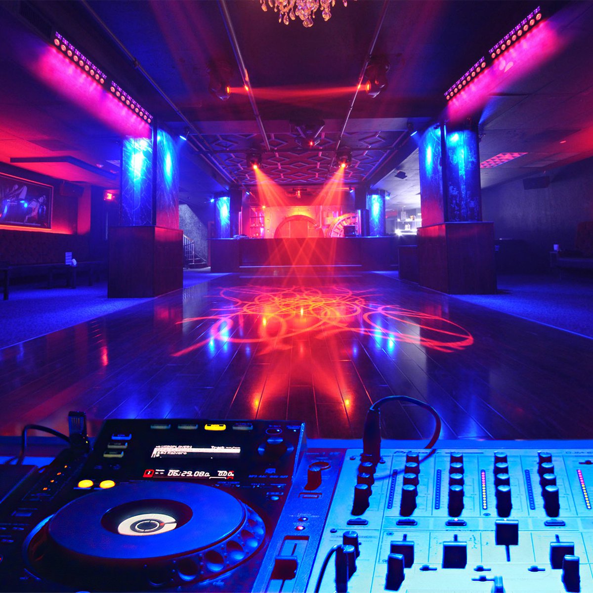 LisaUking14223's tweet image. 💕9PCS 4-in-1 RGBW + 9PCS UV LED Wall Washer Lighting 

🔹Lamp bead power: 9 * 4W RGBW + 9 * 3W UV
Lamp bead type: LED
🔸Number of beads: 9PCS 4-in-1 RGBW + 9PCS UV

#wallwasherseries #wallwashing #wallwashers #wallwasherled #wallwash #wallwashlight #wallwasherdownlight