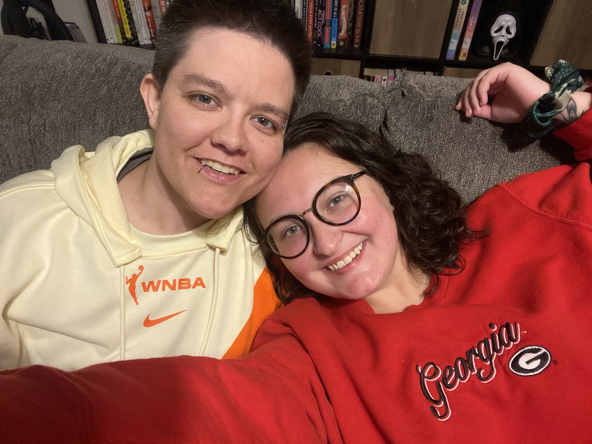 colby - comms open! ✨ tweet media