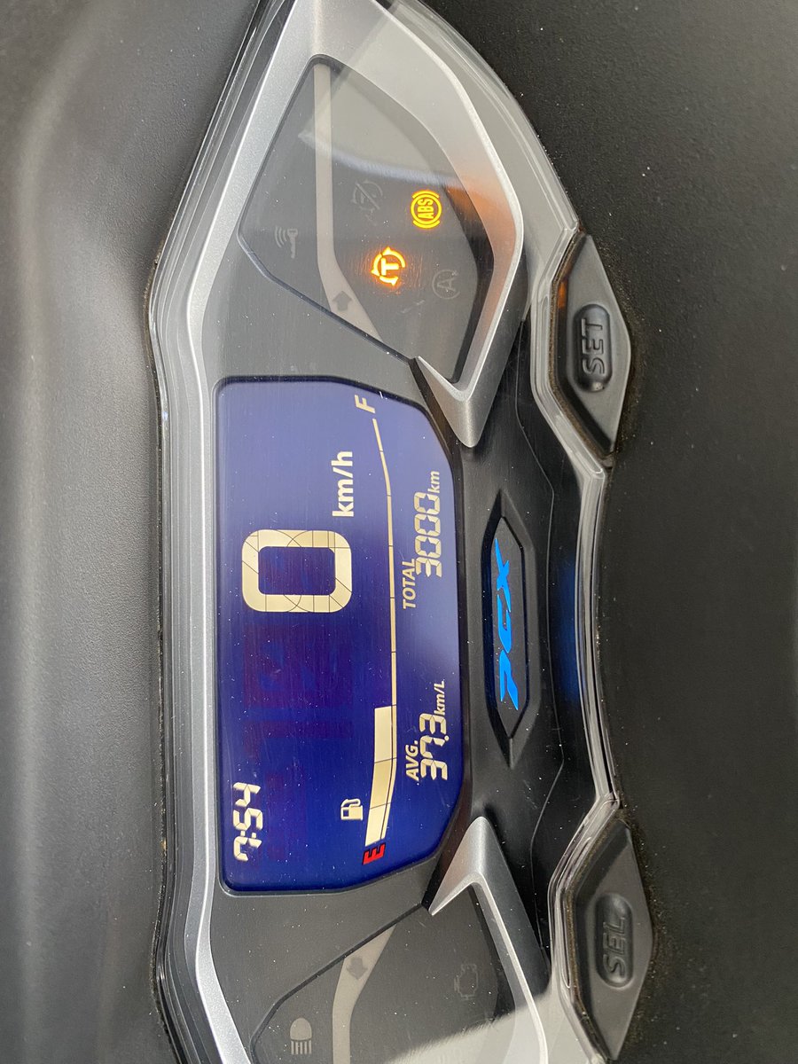 Kasu638Toy's tweet photo. やっと！
オイル交換して秋に備えてETC付けよう！
#pcx160 https://t.co/ySHFU0PEE4