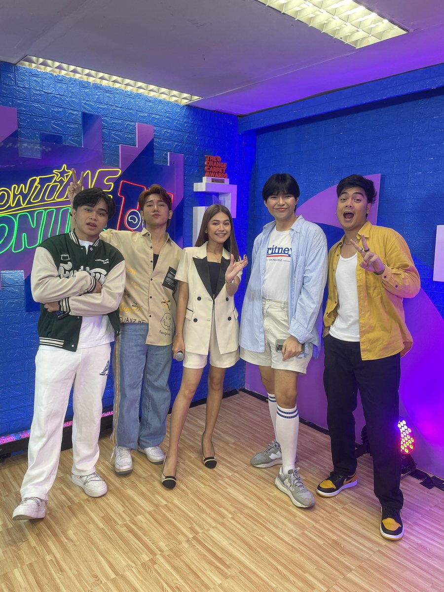 itsShowtimeNa's tweet photo. ✨ Live na live tayong magkakasama sa kulitan at saya! Samahan na ang SOÜ Squad dito sa Showtime Online Ü!
#ShowtimeFlashbackFriday

Follow and subscribe here:
https://t.co/Gs3IAXTxDD https://t.co/ss3enY9P3I