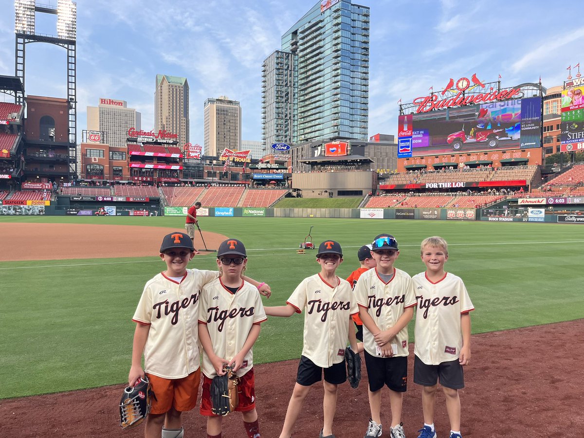 11u St Louis Rawlings Tigers tweet media