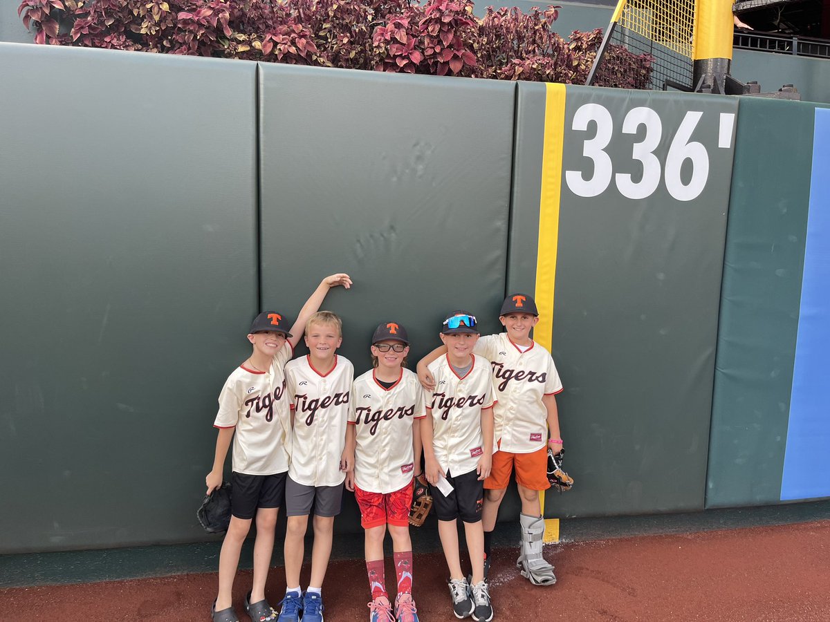 11u St Louis Rawlings Tigers tweet media