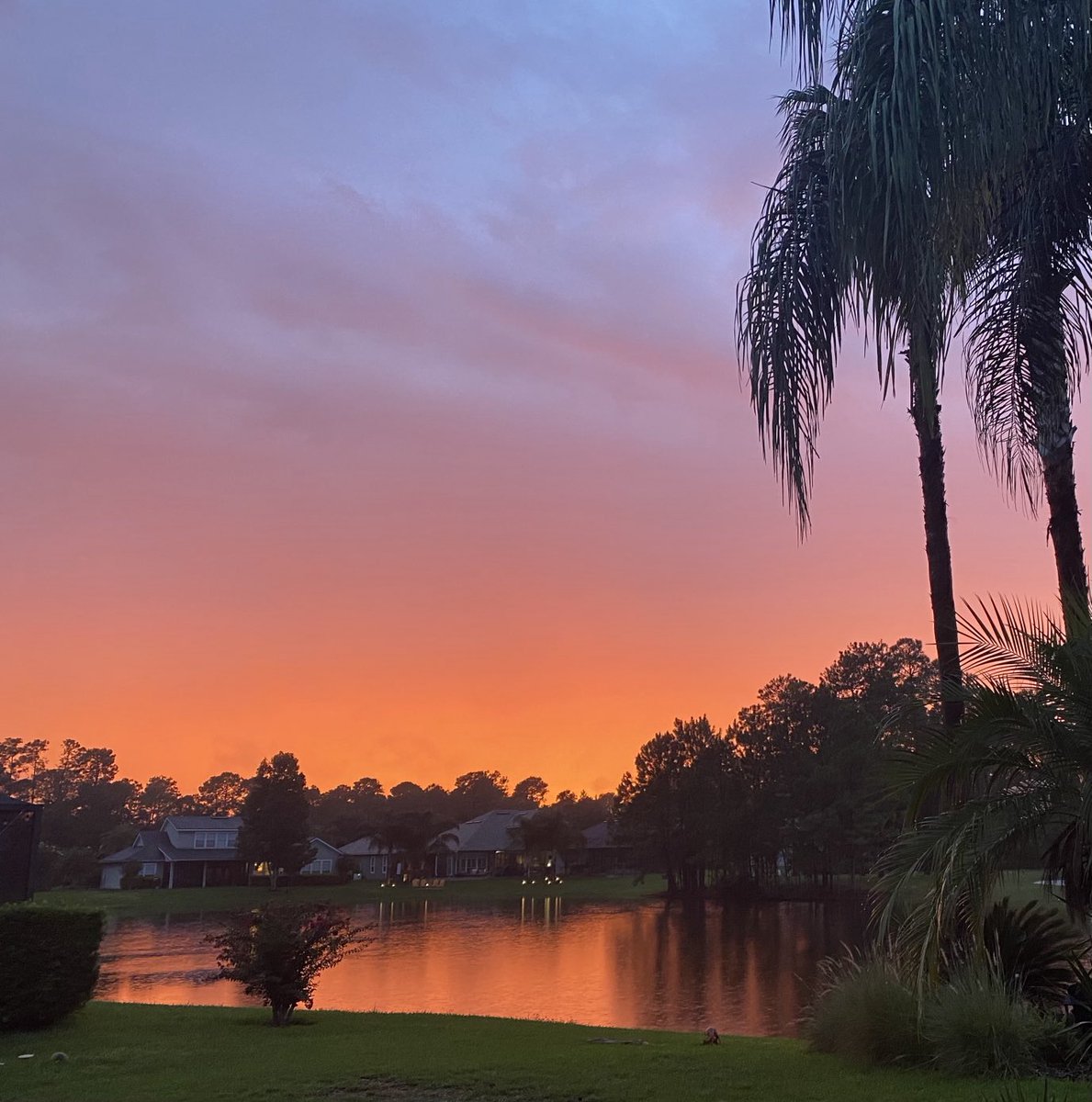 Rainy sunset in Florida 
#battleofthesunsets