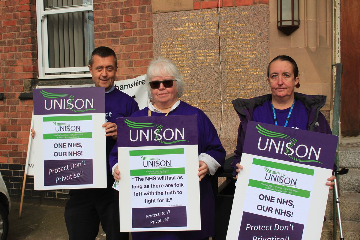 UNISONEastMids's tweet photo. 📢 PROTECT, DON'T PRIVATISE! 📢

Yesterday, UNISON members from Nottingham University Hospitals NHS Trust delivered a petition to the board of directors 💜

It was signed by over 2,000 people, demanding that NUH reverse their decision to privatise the finance department 🚫 https://t.co/wei350WvDi