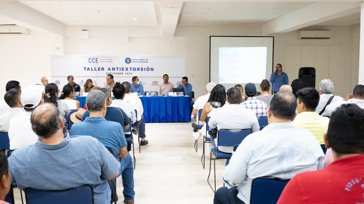 CCEGRO_oficial's tweet photo. Se llevó a cabo el Taller Antiextorsión impartido por personal de la Fiscalía General del Estado de Guerrero (@FGEGuerrero) a empresarios integrantes de las Cámaras y Asociaciones del Consejo Coordinador Empresarial (@CCEGRO_oficial) Capítulo Guerrero.

En el cual se expusieron estrategias para evitar ser objeto de extorsiones y cómo actuar en caso de que una situación así se presente en las unidades de negocio, ya sea directa (físicamente) o indirectamente (teléfono, internet). Los especialistas de la FGE encargados de compartir la información son: ⁠Lic. Miguela Guzmán González, Coordinadora de Grupo Adscrita a la Fiscalía Especializada Contra el Secuestro; Lic. Gonzalo Carreto González, Asesor en Manejo de Crisis y el Lic. Abel Valente Cayetano, Agente de Investigación.

La sesión fue encabezada por Enrique Castro Soto (@ecastrosoto), Presidente de la Comisión Acapulco del CCE Guerrero y Presidente de la Cámara Nacional de la Industria de Restaurantes y Alimentos Condimentados (CANIRAC) Acapulco; Gabriela Martínez Castillo, Presidenta de la Asociación Femenil de Ejecutivas de Empresas Turísticas (@AFEETGuerrero) Capítulo Guerrero; Óliver Pérez Pineda (@OliverPerezPin), Presidente de la Cámara Nacional de la Industria de las Artes Gráficas (CANAGRAF) Guerrero y Francisco Aguilar Ordóñez, Presidente de la Asociación de Hoteleros y Restauranteros del Acapulco Tradicional (@AHRAcapulcoTrad).

De igual forma, estuvieron presentes Mariano Gutiérrez Otero, Vicepresidente de la Asociación de Gasolineros del Estado de Guerrero; Susana Palazuelos, Delegada de la Cruz Roja en Guerrero; así como empresarios y representantes de unidades de negocio de la Asociación de Hoteles y Empresas Turísticas de Acapulco (@AHETA1); Asociación Mexicana de Agencias de Viajes (@AMAVGuerrero) Guerrero; Asociación de Condominios de Riviera Diamante (@RivieraAca) y la Cámara Mexicana de la Industria de la Construcción (@CMICGuerrero).