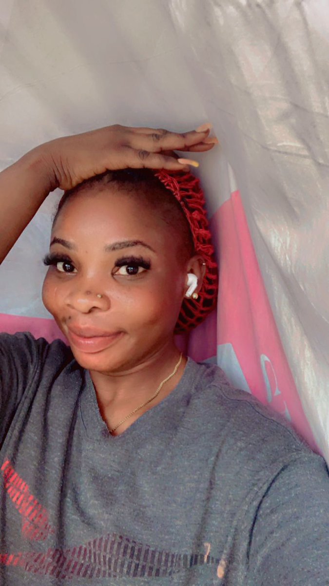 Ife2Gold's tweet photo. Pretty me 😘 https://t.co/PuvSv0cxbi