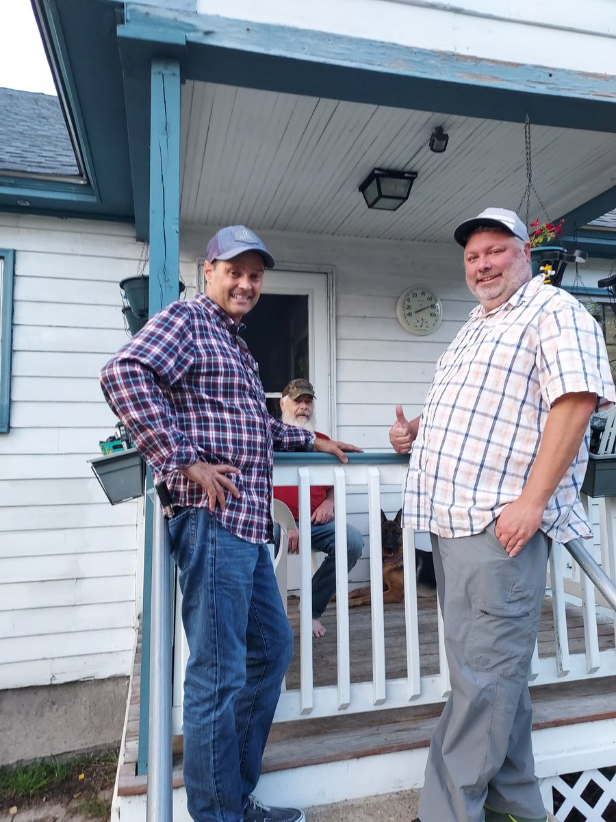 Great to be out today with <a href="/BurnsForNH/">Robert Burns</a> talking to voters on Mammoth Road.

Thank you, Bob, for a good clean race in the primary and for joining me to make sure this district stays Republican!

#NHPolitics