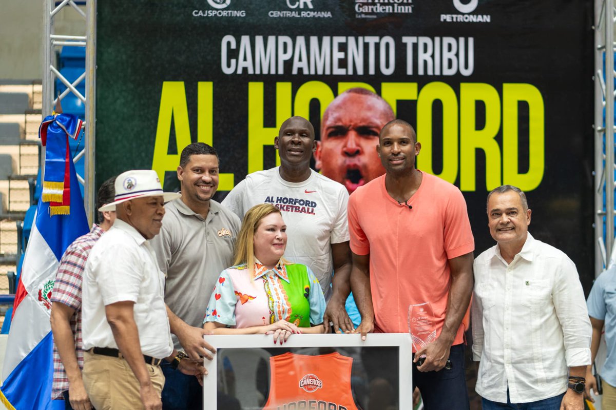 rafaneyte's tweet photo. Feliz de ser parte del reconocimiento de @canerosdeleste a un dominicano ejemplar dentro y fuera de la cancha, un hombre de valores y sobretodo desprendido. Gracias @Al_Horford por nunca olvidar de dónde vienes y colaborar con la juventud de La Romana. #ConToLoPower #WojDOM https://t.co/L3VyR7E5OA