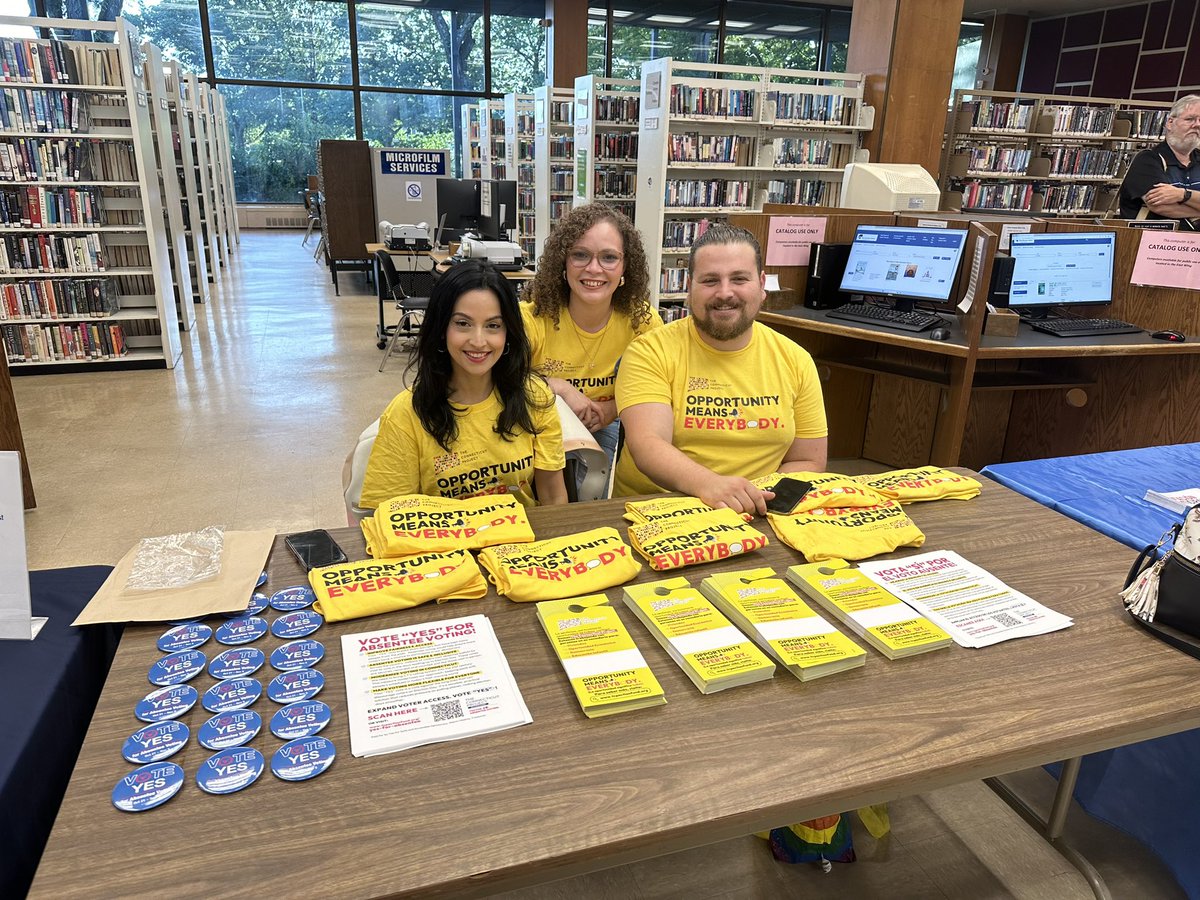 CORALYS_11's tweet photo. Today, @TCPActionFund joined forces with groups across CT to host a day of action in support of absentee voting for everyone. From Hartford to Waterbury to Bridgeport, we mobilized voters to push mor accessible voting. #YesAbsenteeCT https://t.co/xfaCbctpIQ