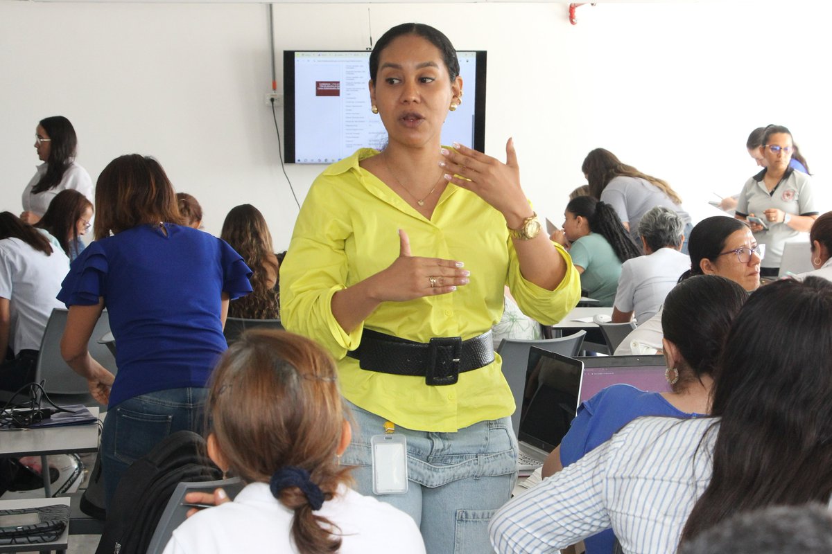 Educacion_Cali's tweet photo. #RecuperarACali es avanzar en la implementación de herramientas tecnológicas que permitan mejorar los procesos y prestar un mejor servicio pensando en nuestros niños y niñas y, bajo el liderazgo de nuestro alcalde @alejoeder, ¡Lo estamos cumpliendo! https://t.co/6uUOTt3iRJ