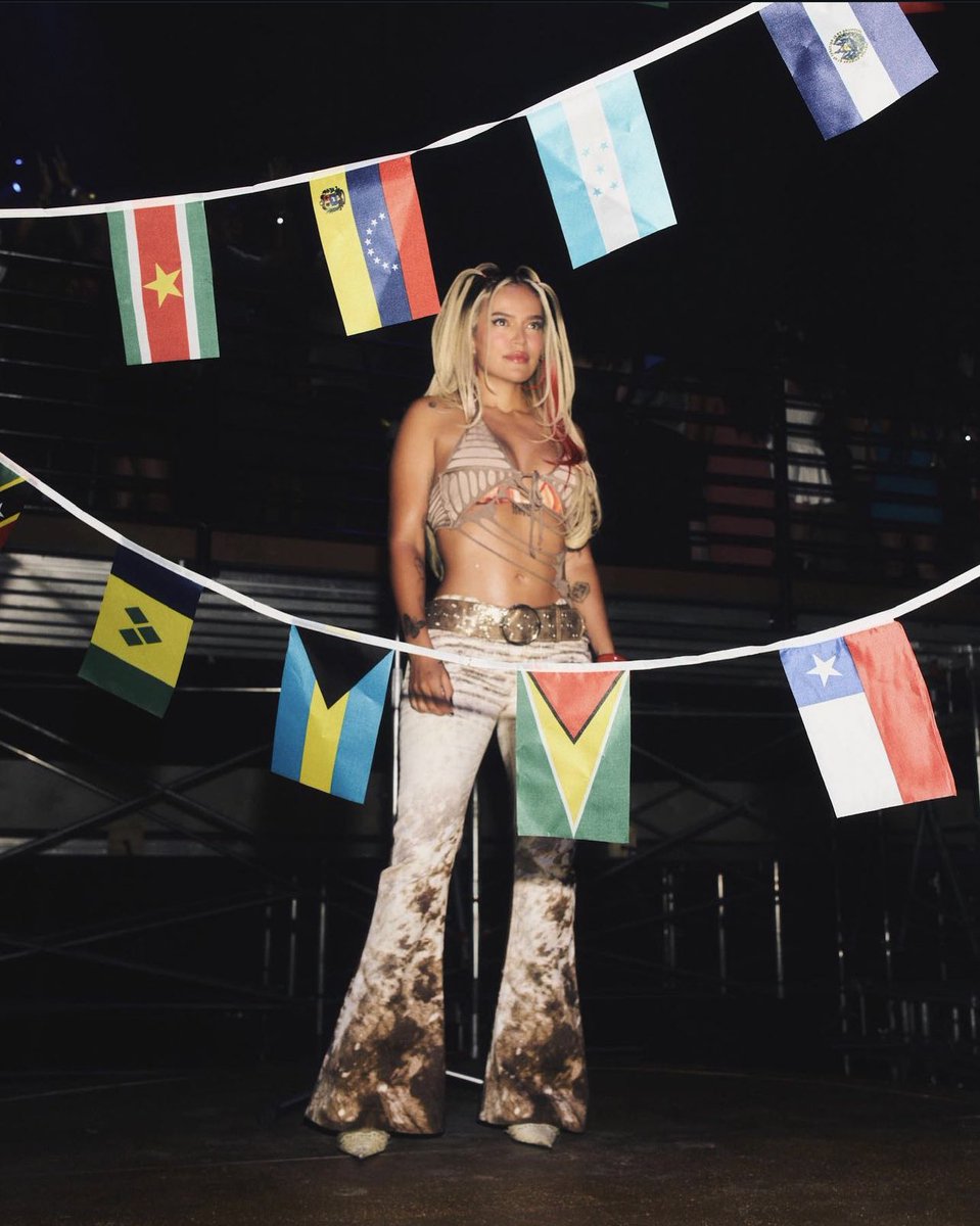 WuillansG1's tweet photo. Madurar es aceptar Que Karol G es la nueva Reina latina de esta generación , y no pienso discutirlo con nadie .💛🌏 https://t.co/06yxllcuIa