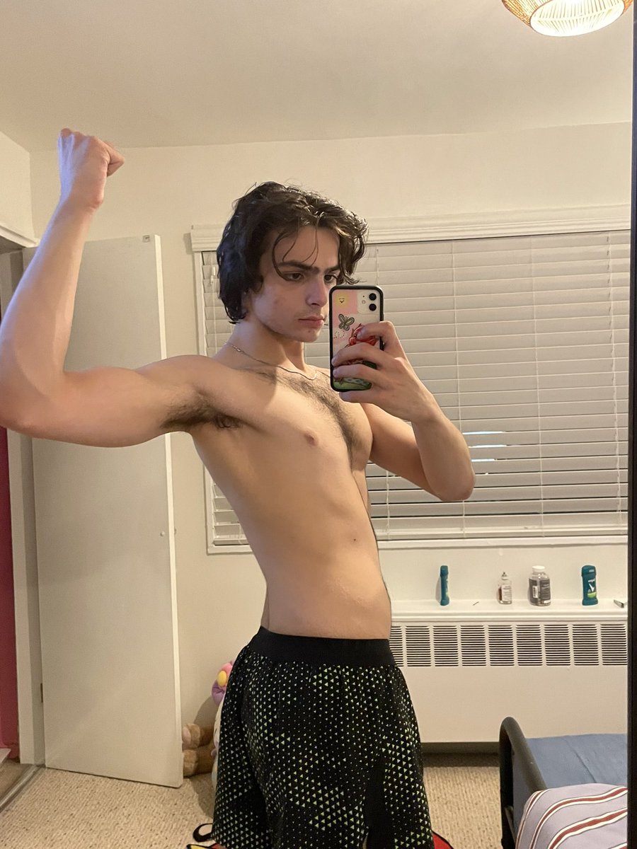 tophlo's tweet photo. they worked tf out of him today he can’t even smile… https://t.co/xYI7Kw5anM