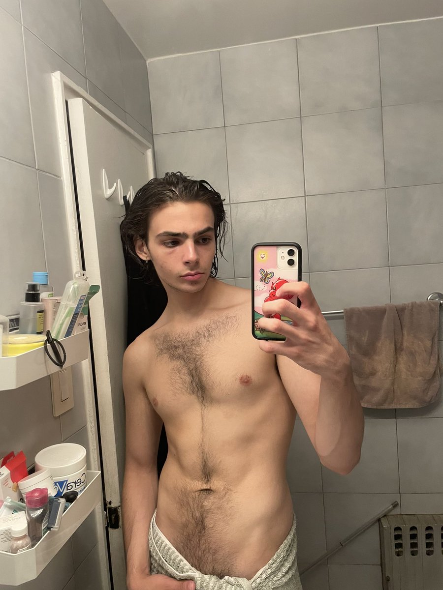 tophlo's tweet photo. they worked tf out of him today he can’t even smile… https://t.co/xYI7Kw5anM
