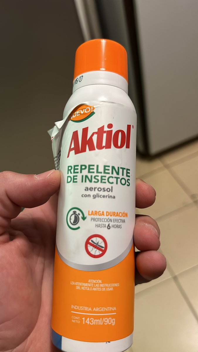 danymartins10's tweet photo. Compré repelente de mosquitos marca #Aktiol en @ppigmento 
Resultado? 
Sacas la etiqueta y es alcohol en aerosol…🤦‍♂️
@DNDConsumidor @BAconsumidor 
Sería bueno que se coman una hermosa multa por aprovecharse de la gente! 
#Estafa 
RT URGENTE!!! https://t.co/ad6dM18pGP