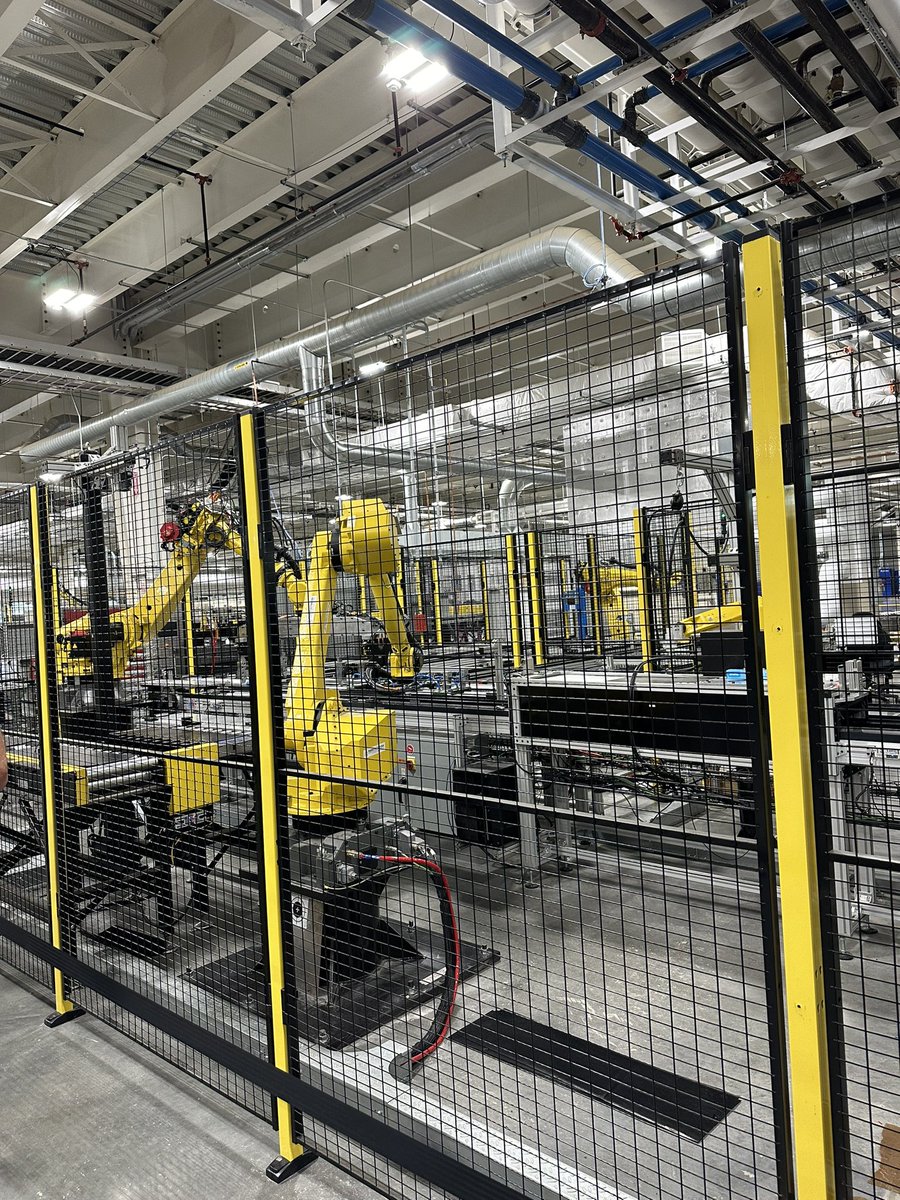 I had an excellent time joining @WVGovernor and many of my colleagues and hundreds of members of the community today celebrating <a href="/FormEnergyInc/">Form Energy</a>! I was honored to fight for and vote for bringing in these 750 jobs and promise to continue to bring jobs to our area! #TheChangeIsHere